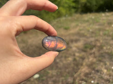 Charger l'image dans la galerie, Galet en labradorite 1