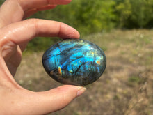 Charger l'image dans la galerie, Galet en labradorite 2