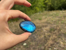 Charger l'image dans la galerie, Galet en labradorite 3