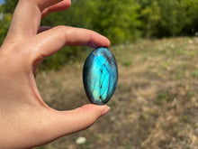 Charger l'image dans la galerie, Galet en labradorite 3
