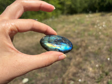 Charger l'image dans la galerie, Galet en labradorite 4
