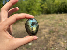 Charger l'image dans la galerie, Galet en labradorite 6