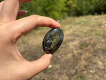 Charger l'image dans la galerie, Galet en labradorite 7
