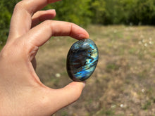 Charger l'image dans la galerie, Galet en labradorite 8
