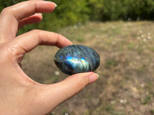 Charger l'image dans la galerie, Galet en labradorite 8