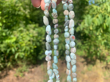 Charger l'image dans la galerie, Perles en larimar, petits galets 6-8mm