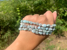 Charger l'image dans la galerie, Perles en larimar, petits galets 6-8mm