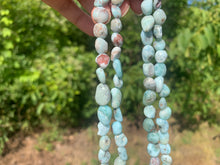 Charger l'image dans la galerie, Perles en larimar, petits galets 8-10mm