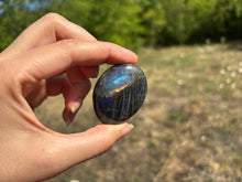 Charger l'image dans la galerie, Galet en labradorite 11