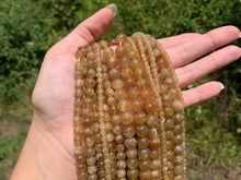 Charger l'image dans la galerie, Perles en apatite jaune entre 4 et 8-9mm