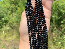 Charger l'image dans la galerie, Perles en spinelle noir entre 4 et 8mm