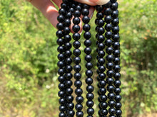 Charger l'image dans la galerie, Perles en spinelle noir entre 4 et 8mm