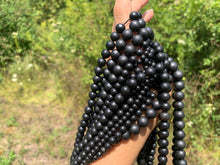 Charger l'image dans la galerie, Perles en shungite entre 4 et 10mm