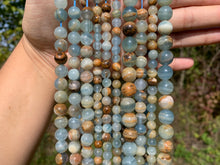 Charger l'image dans la galerie, Perles en calcite bleue entre 6 et 10mm