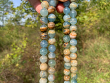 Charger l'image dans la galerie, Perles en calcite bleue entre 6 et 10mm