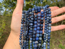 Charger l'image dans la galerie, Perles en dumortiérite entre 4 et 8mm