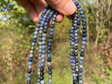 Charger l'image dans la galerie, Perles en dumortiérite entre 4 et 8mm