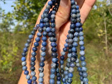 Charger l'image dans la galerie, Perles en dumortiérite entre 4 et 8mm