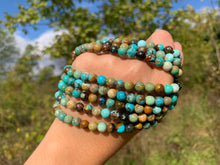 Charger l'image dans la galerie, Perles en turquoise entre 6 et 10mm