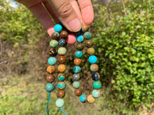 Charger l'image dans la galerie, Perles en turquoise entre 6 et 10mm
