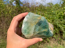 Charger l'image dans la galerie, Fluorite brut de Madagascar