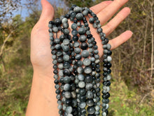 Charger l'image dans la galerie, Perles en oeil d'aigle entre 6 et 10mm OAD
