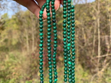 Charger l'image dans la galerie, Perles en malachite entre 4 et 10mm MU
