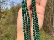 Charger l'image dans la galerie, Perles en malachite entre 4 et 10mm MU
