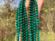 Charger l'image dans la galerie, Perles en malachite entre 4 et 10mm MU