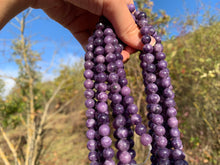 Charger l'image dans la galerie, Perles en lépidolite entre 6 et 10mm