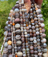 Charger l'image dans la galerie, Perles en agate du Botswana entre 4 et 12mm ABU