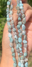 Charger l'image dans la galerie, Perles en larimar, petits galets 6-8mm