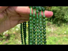 Charger et lire la vidéo dans la visionneuse de la Galerie, Perles en jade néphrite vert entre 6 et 8mm JNVD