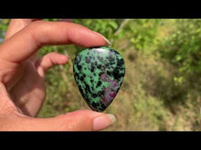 Charger et lire la vidéo dans la visionneuse de la Galerie, Rubis Zoïsite (Anyolite) 24