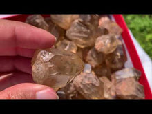 Charger et lire la vidéo dans la visionneuse de la Galerie, Citrine brut 70