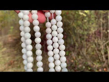 Charger et lire la vidéo dans la visionneuse de la Galerie, Perles en jade jadéite blanc entre 4 et 8mm