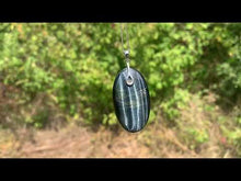 Charger et lire la vidéo dans la visionneuse de la Galerie, Bélière martelée