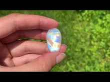 Charger et lire la vidéo dans la visionneuse de la Galerie, Labradorite "blanche" d'Inde 15