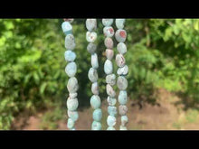 Charger et lire la vidéo dans la visionneuse de la Galerie, Perles en larimar, petits galets 6-8mm