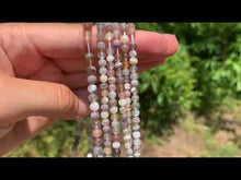 Charger et lire la vidéo dans la visionneuse de la Galerie, Perles en agate du Botswana entre 4 et 12mm ABU