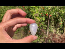 Charger et lire la vidéo dans la visionneuse de la Galerie, VENDU Labradorite blanche d'Afrique 54