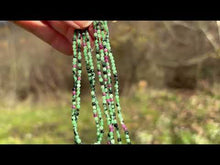 Charger et lire la vidéo dans la visionneuse de la Galerie, Perles en rubis zoisite entre 2 et 4mm