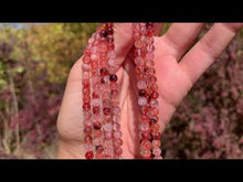 Charger et lire la vidéo dans la visionneuse de la Galerie, Perles en quartz hématoïde rouge entre 4 et 12mm