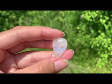 Charger et lire la vidéo dans la visionneuse de la Galerie, VENDU Labradorite "blanche" d'Inde 37