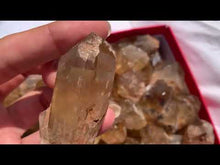 Charger et lire la vidéo dans la visionneuse de la Galerie, Citrine brut 46