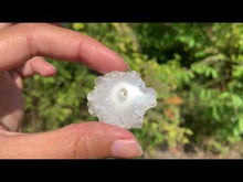 Charger et lire la vidéo dans la visionneuse de la Galerie, Quartz solaire brut 4
