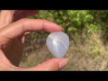 Charger et lire la vidéo dans la visionneuse de la Galerie, VENDU Labradorite blanche d'Afrique 52