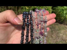 Charger et lire la vidéo dans la visionneuse de la Galerie, Perles en hématite, forme chips