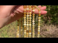 Charger et lire la vidéo dans la visionneuse de la Galerie, Perles en opale commune jaune entre 6 et 10mm