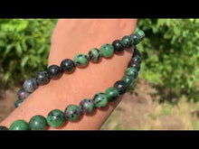Charger et lire la vidéo dans la visionneuse de la Galerie, Perles en rubis zoïsite entre 4 et 10mm